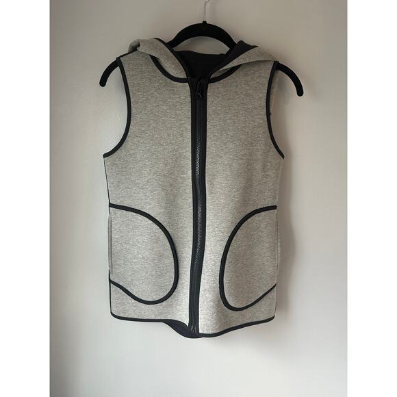 Lululemon Women’s Black Gray Insculpt Vest Hooded Reversible Jacket Size 4 - Picture 6 of 10